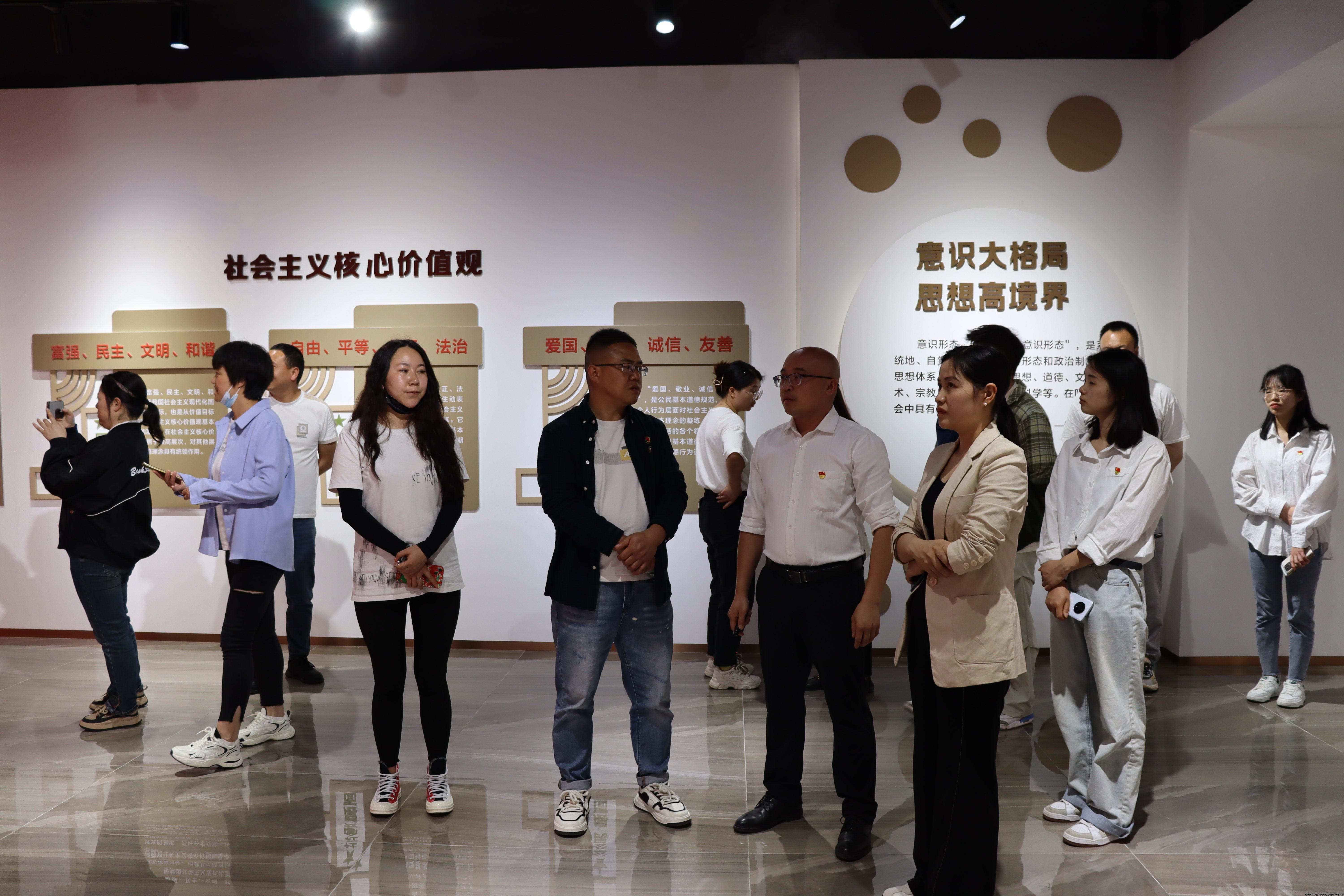 IMG_2817(1).jpg IMG_2817(1).jpg