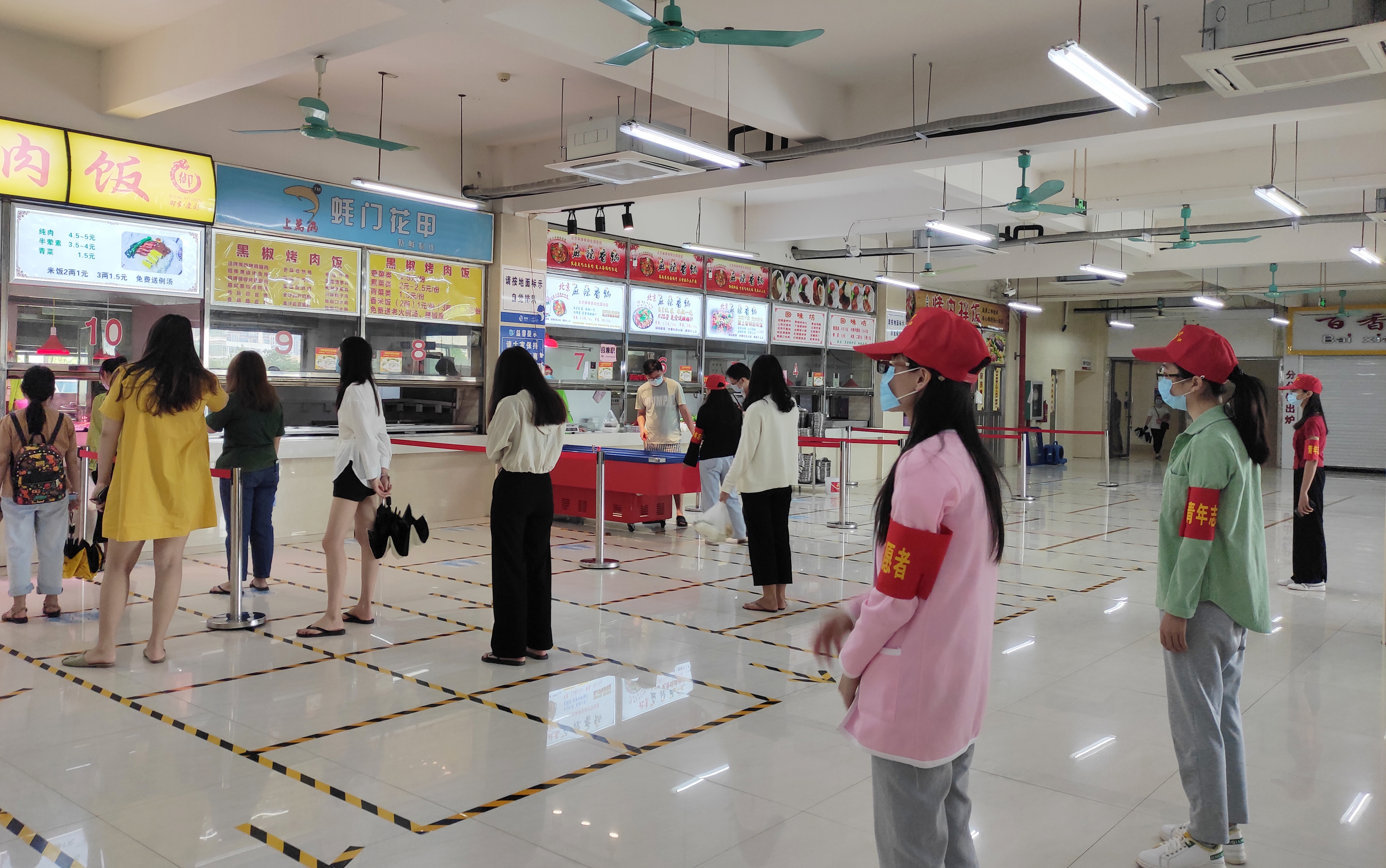 青年志愿者（莫进英、叶衍连）_看图王.jpg