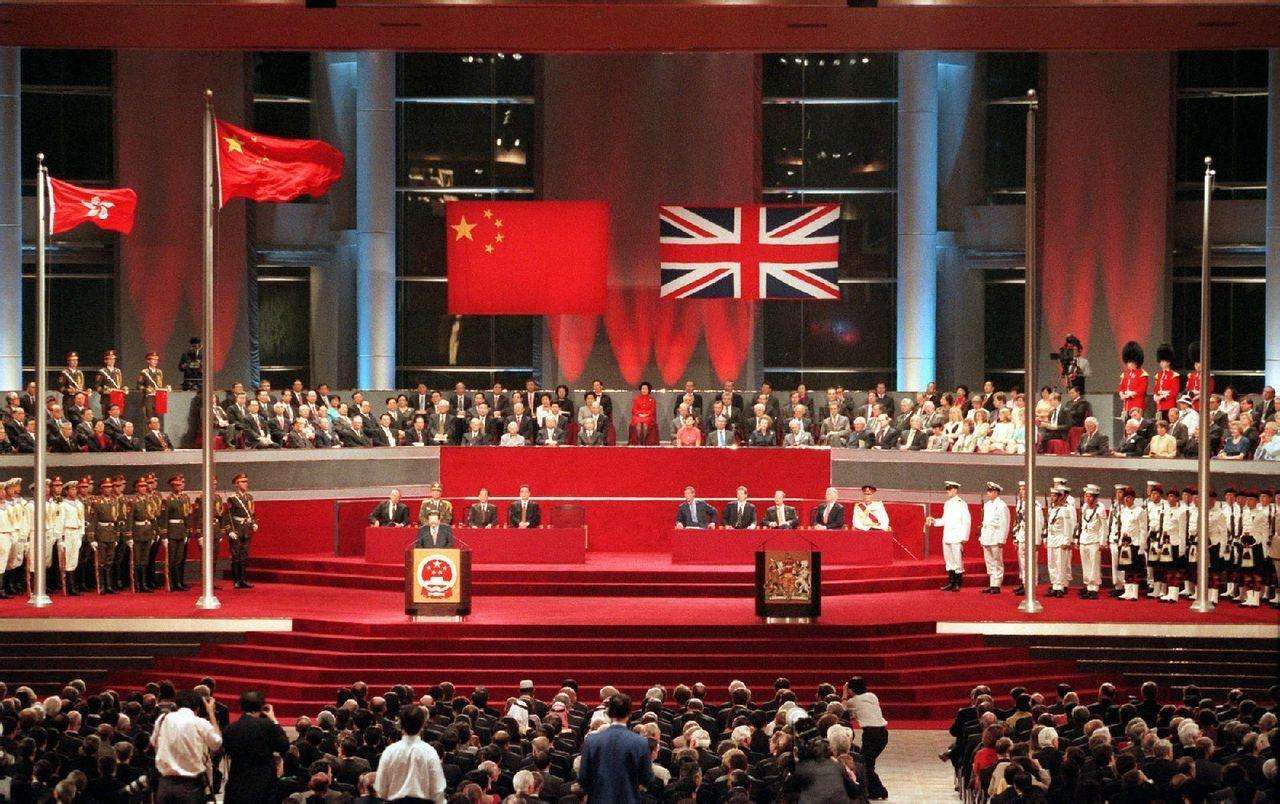 1997年7月1日，香港回归祖国，图为主权交接仪式。.jpg