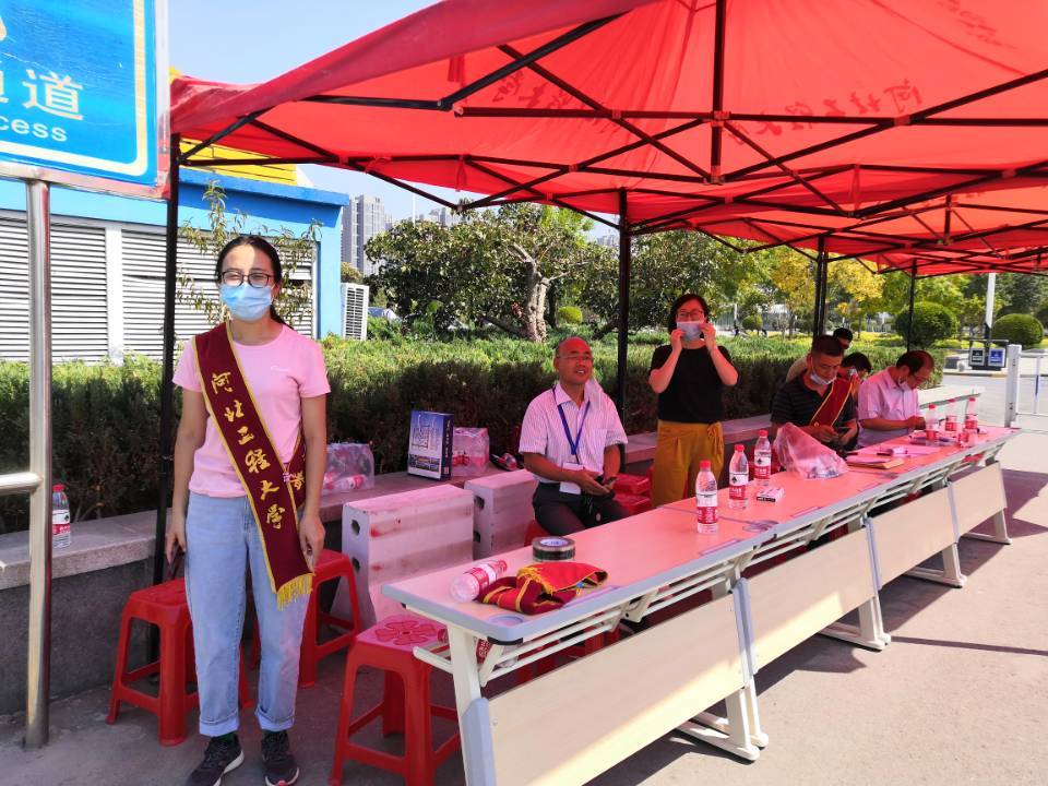 党员志愿服务学生返校