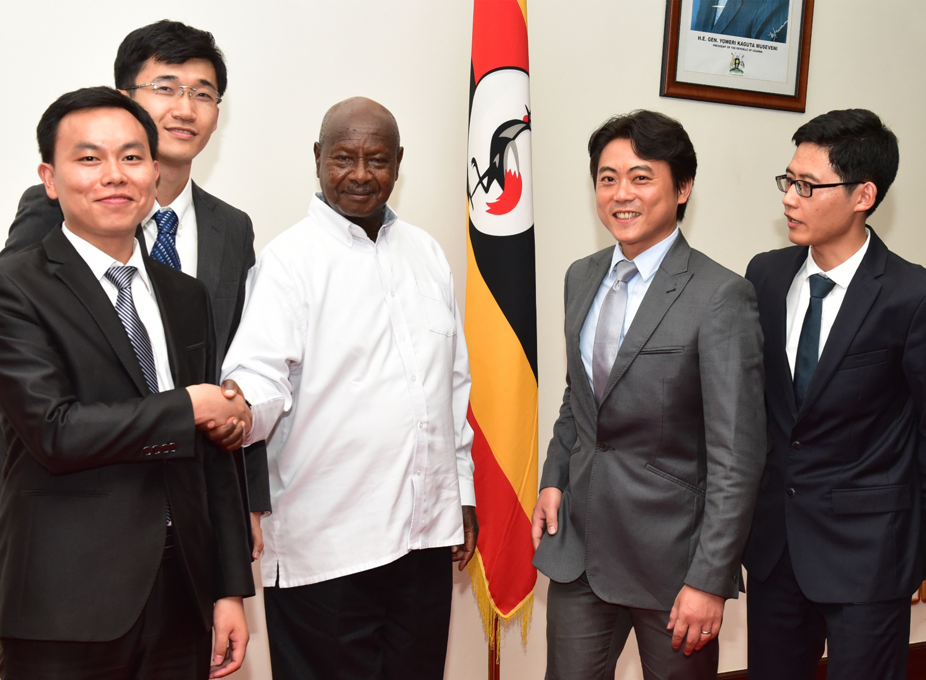创造太阳创业团队接受乌干达总统接见