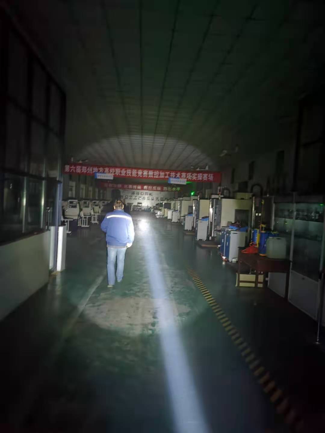 实训场所夜间日常巡查.jpg