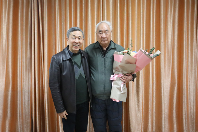 浙江省教育厅一级巡视员丁天乐来校看望沈寅初院士.jpg 浙江省教育厅一级巡视员丁天乐来校看望沈寅初院士.jpg