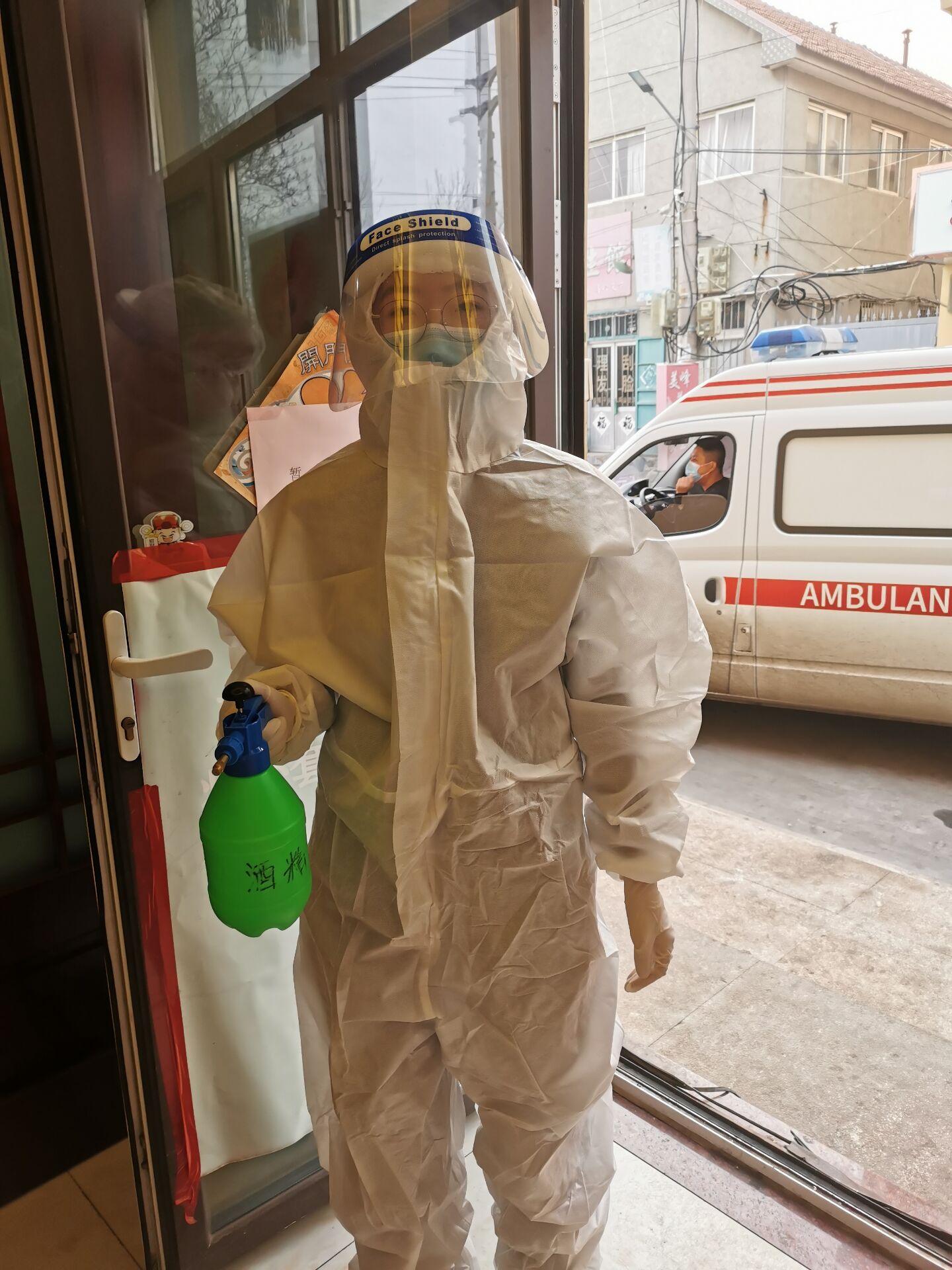 图--数院学子显担当(二)‖战疫显担当,服务亮底色(1).jpg 图--数院学子显担当(二)‖战疫显担当,服务亮底色(1).jpg