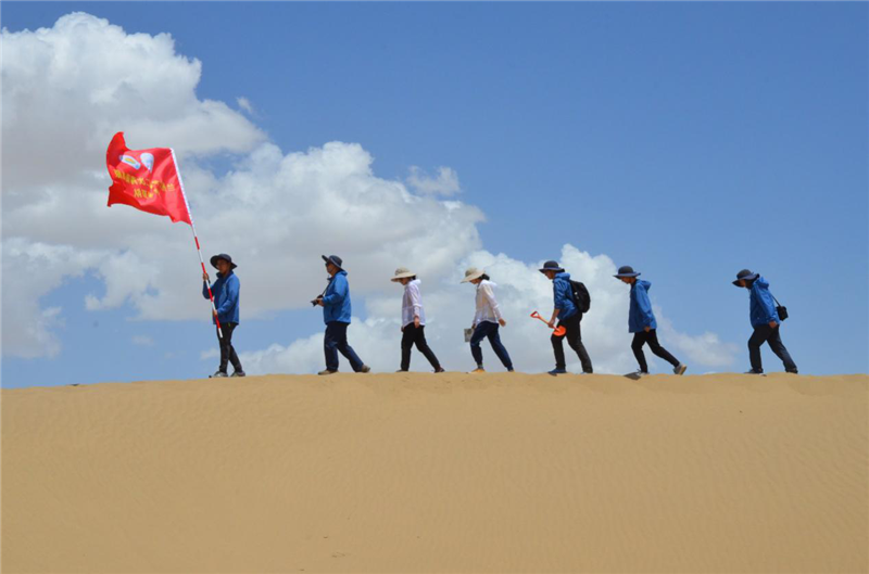 兰州大学第二次青藏科考分队顺利横穿塔克拉玛干沙漠.png