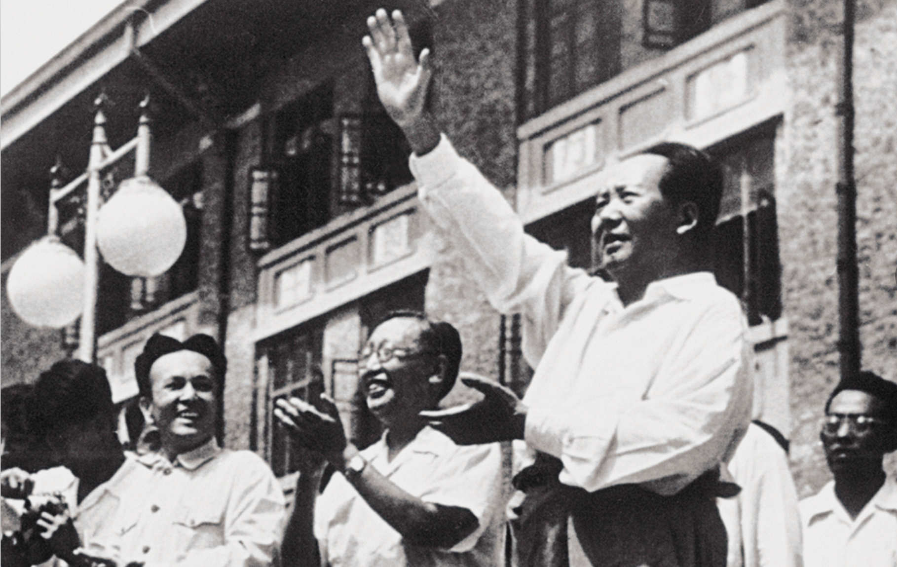 1958年8月，毛泽东视察天津大学