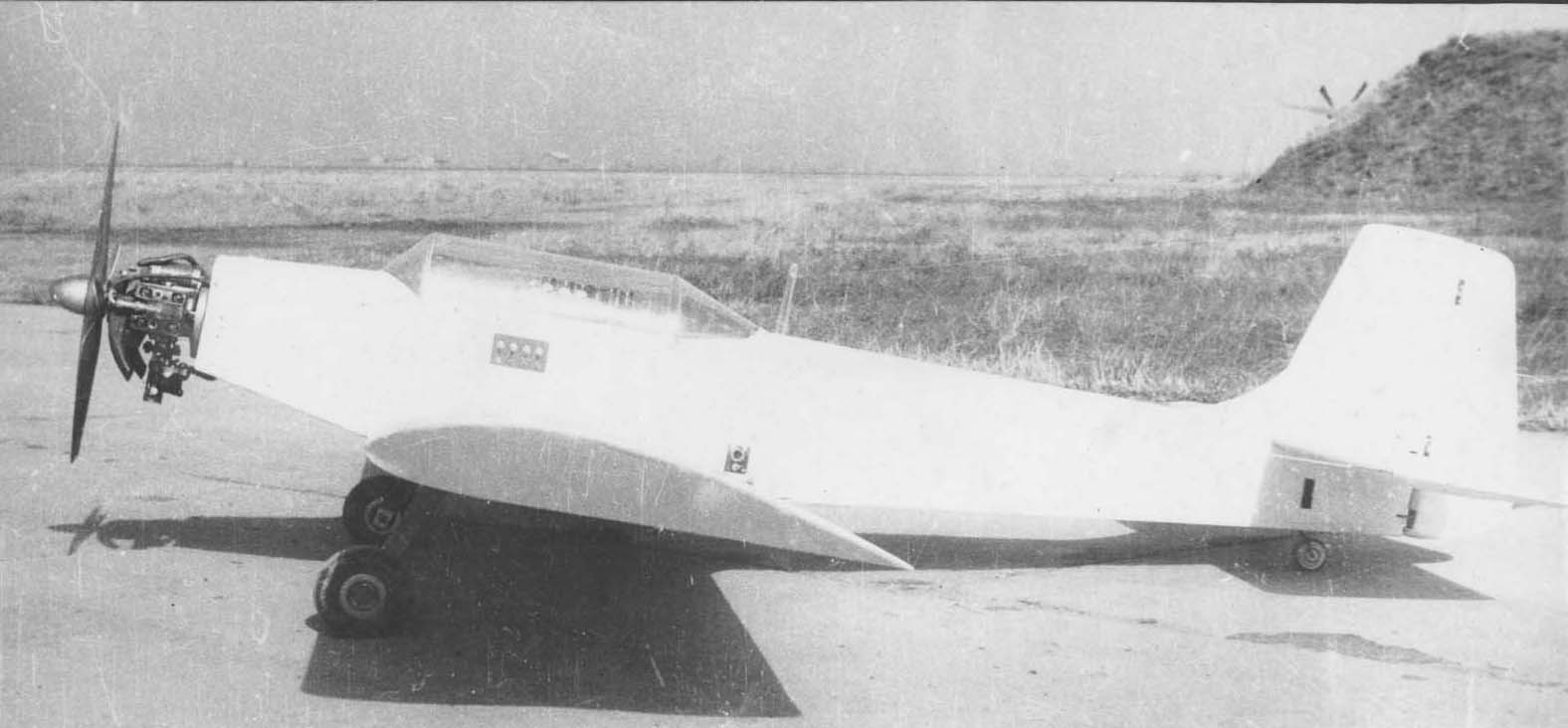 1958年西工大研制成功我国第一架小型“04无人机”.jpg