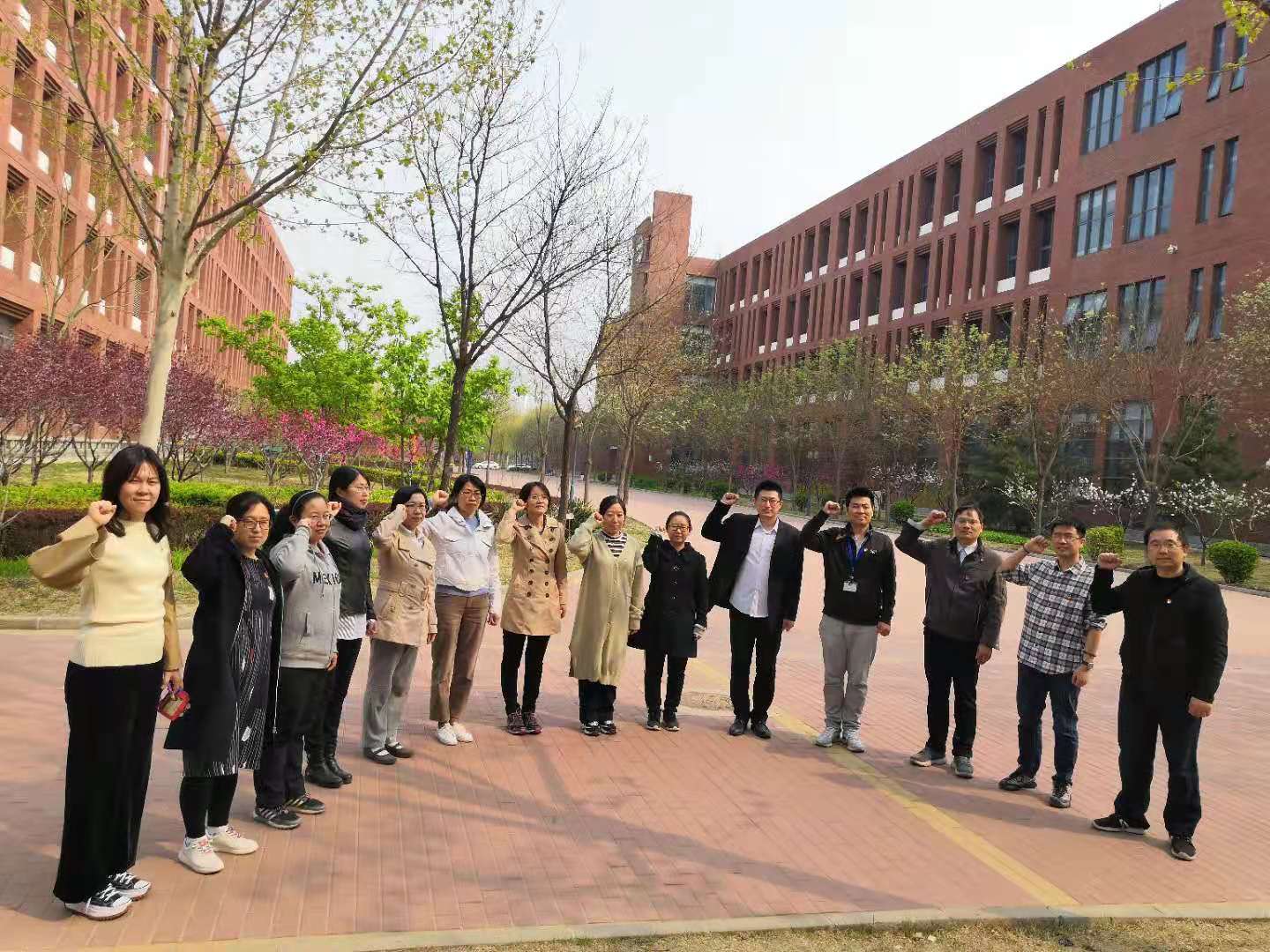 重温誓词2.jpg 重温誓词2.jpg