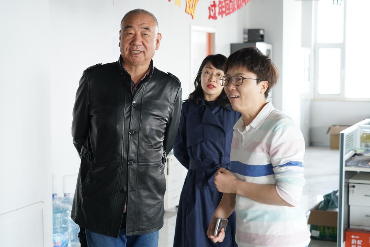 荣院长走访实习生.png 荣院长走访实习生.png