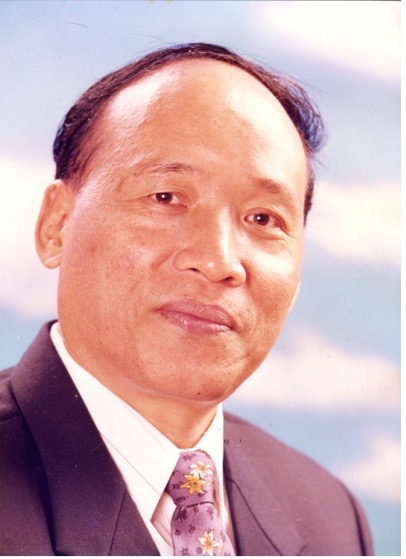 谢天振.jpg