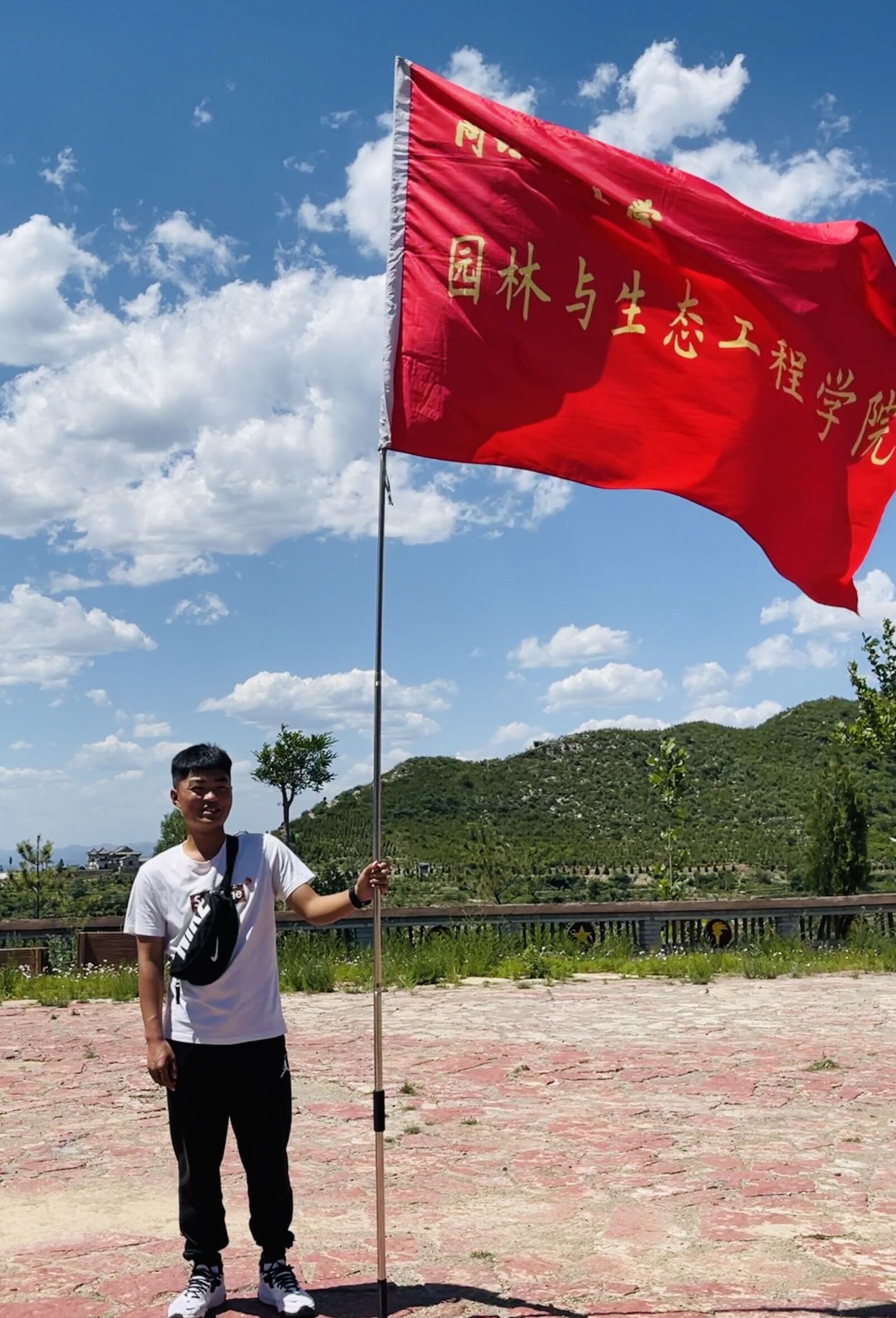 学生支部赴后池村学习2