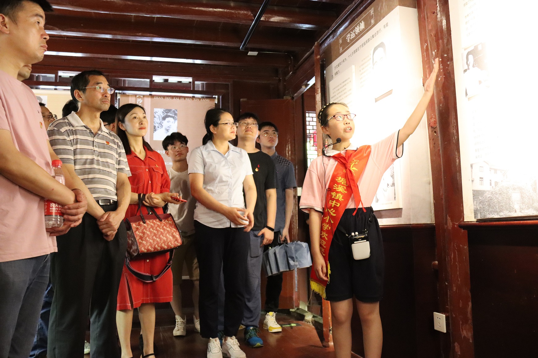 参观学习 - 副本.jpg 参观学习 - 副本.jpg