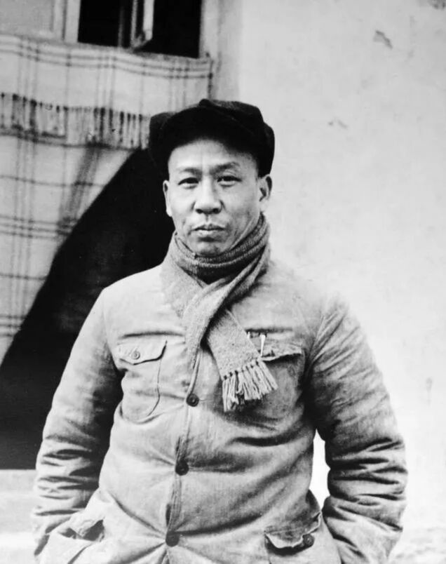 刘少奇同志在延安.jpg