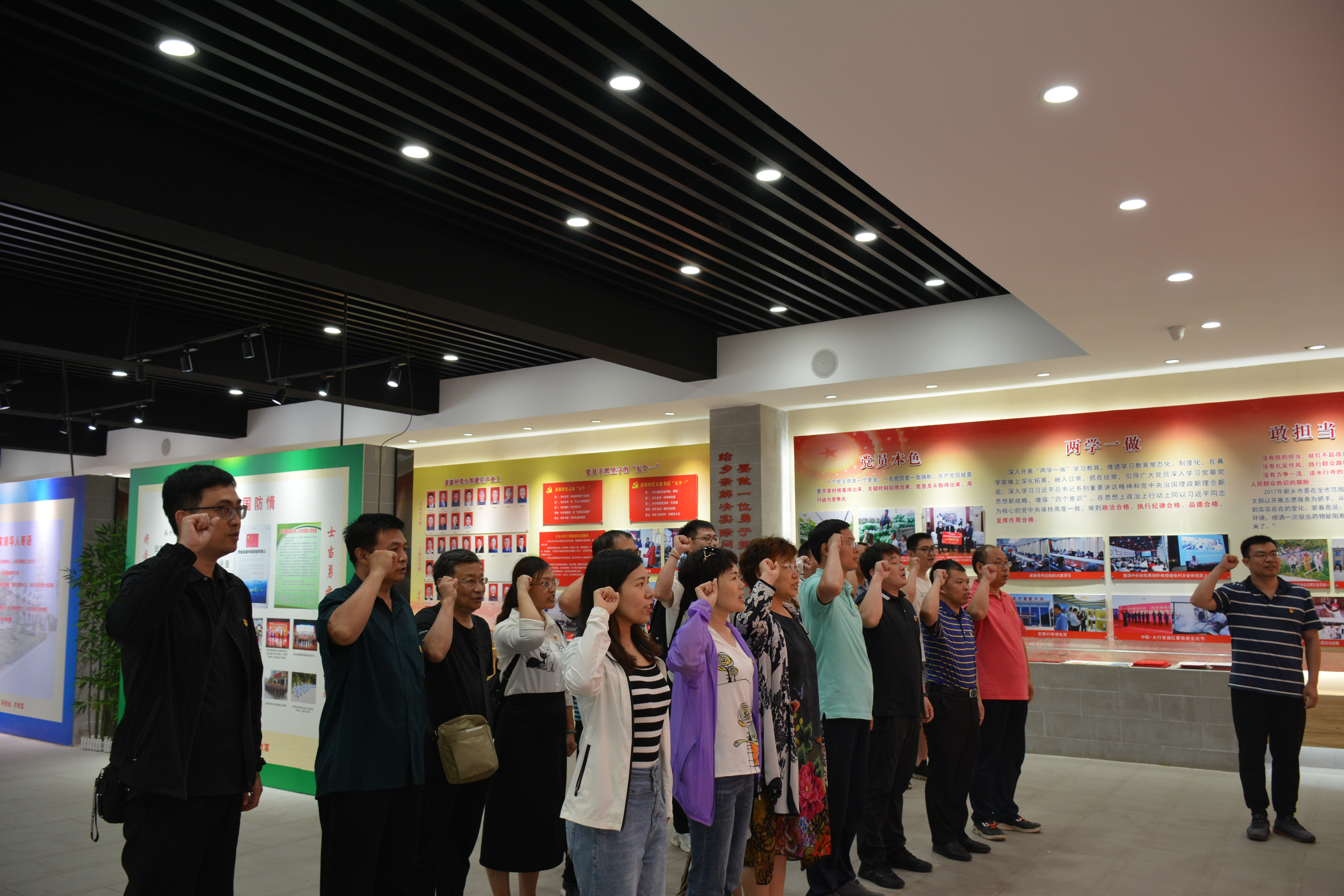 11fd272ec4fbfc62.jpg 11fd272ec4fbfc62.jpg