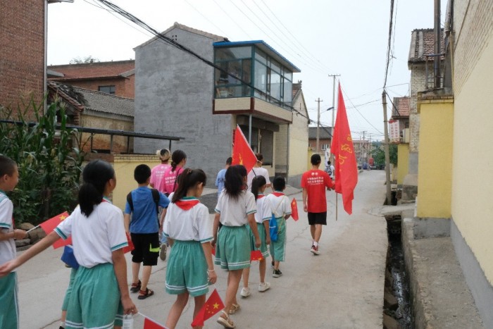 队员们带队出发.jpg