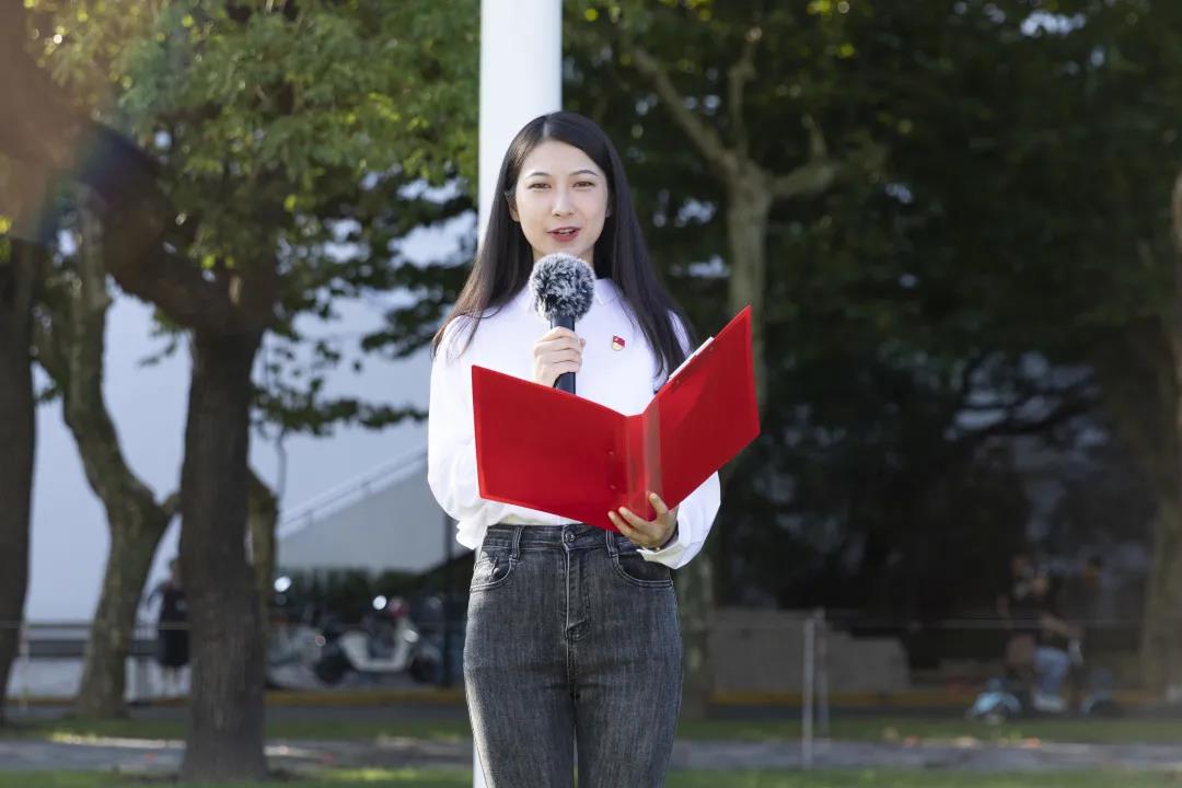 学生党员代表张雅婷发言.jpg