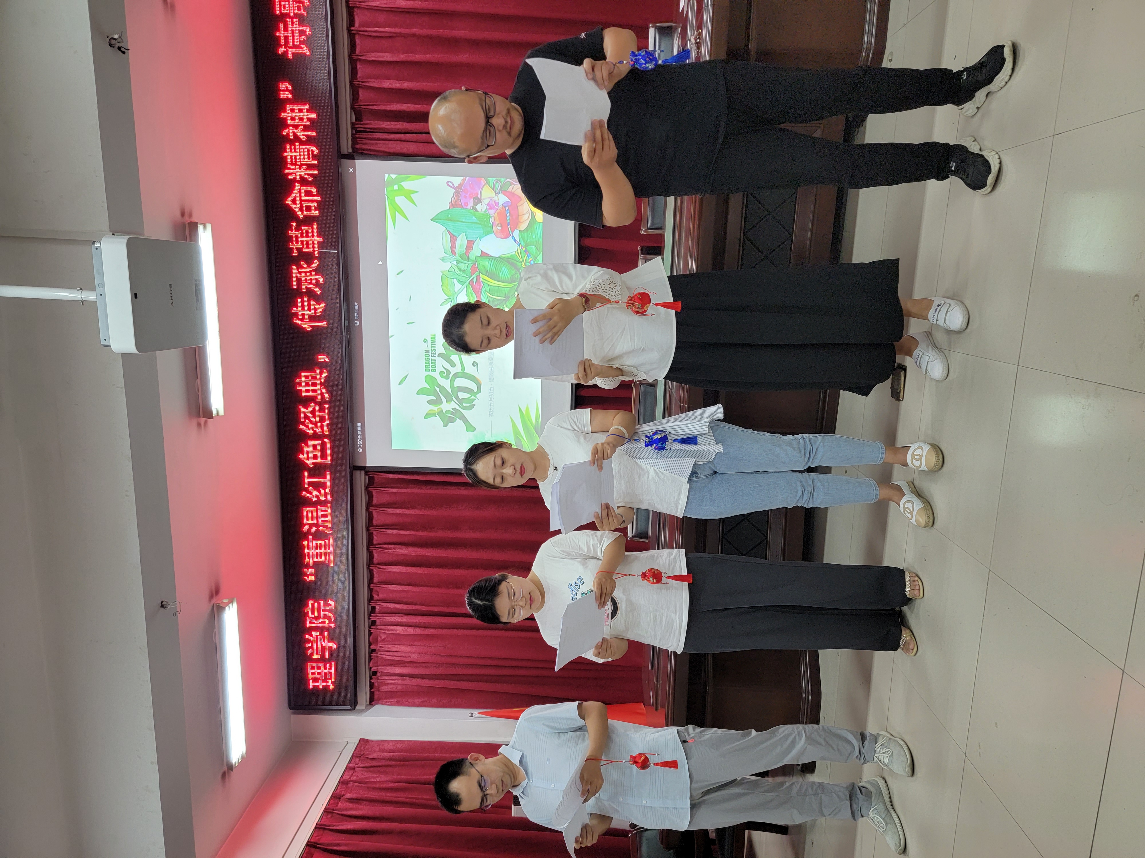 诗歌.jpg 诗歌.jpg