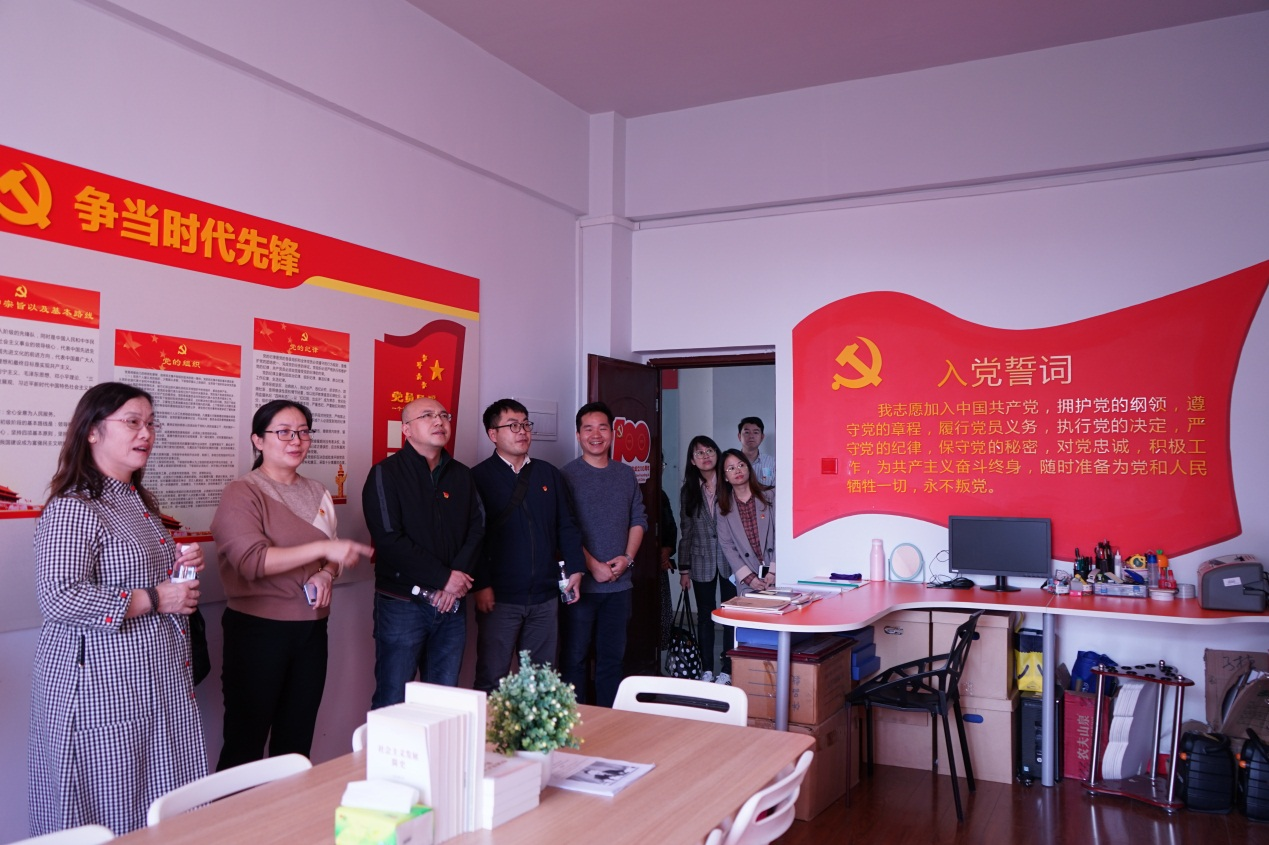 设备与环境学院学生党支部赴桂林理工大学艺术学院交流学习