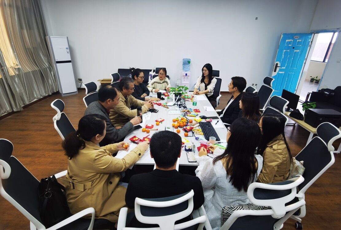 青年教师座谈会.jpg