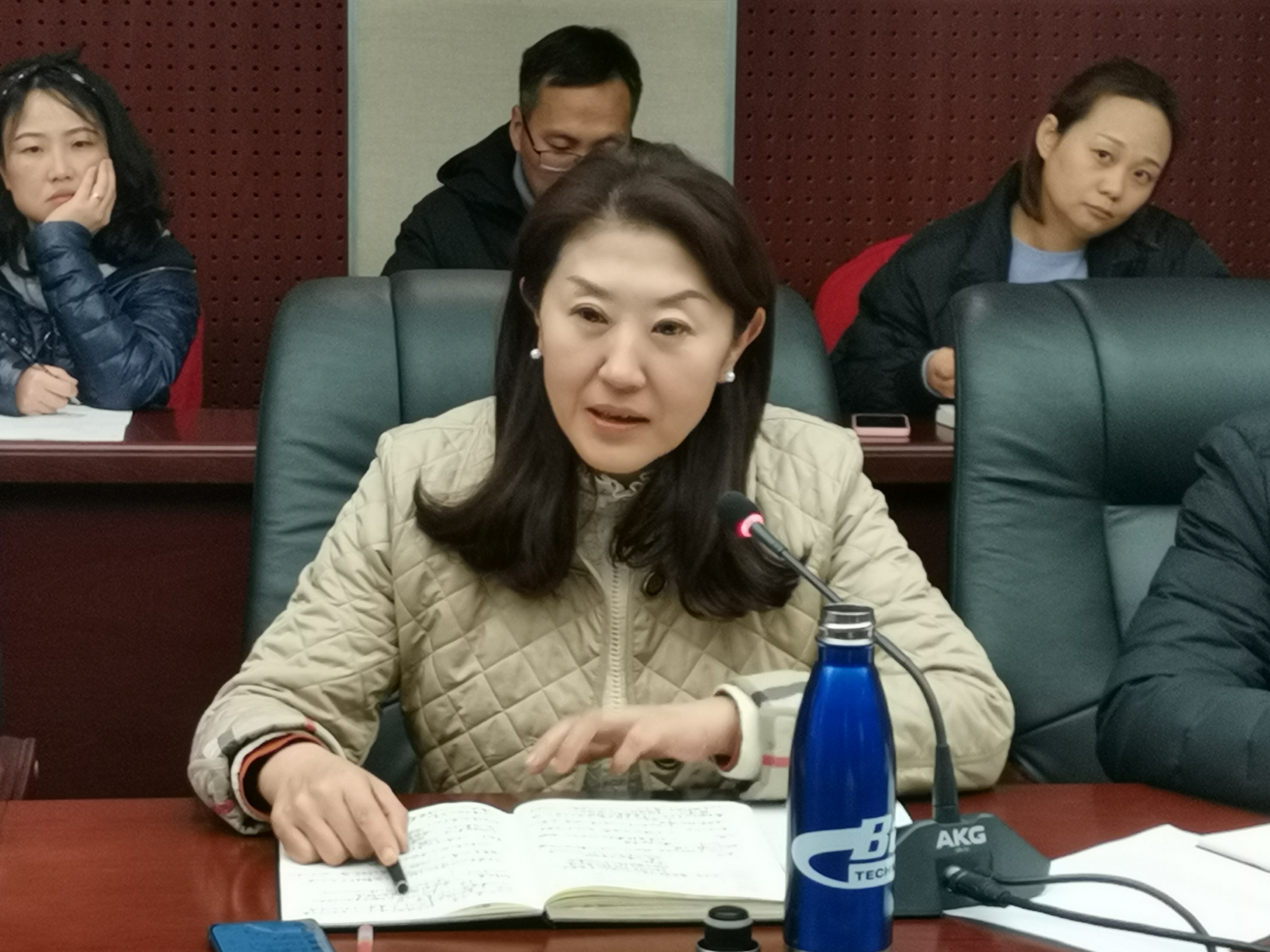 务虚会2.jpg 务虚会2.jpg