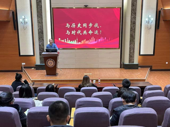 1党支部书记张驰上专题党课.png 1党支部书记张驰上专题党课.png