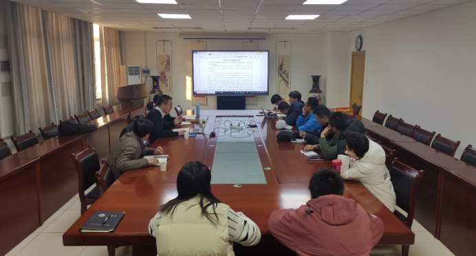 教学知道委员会座谈会.png