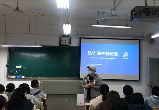 韩夏.png 韩夏.png