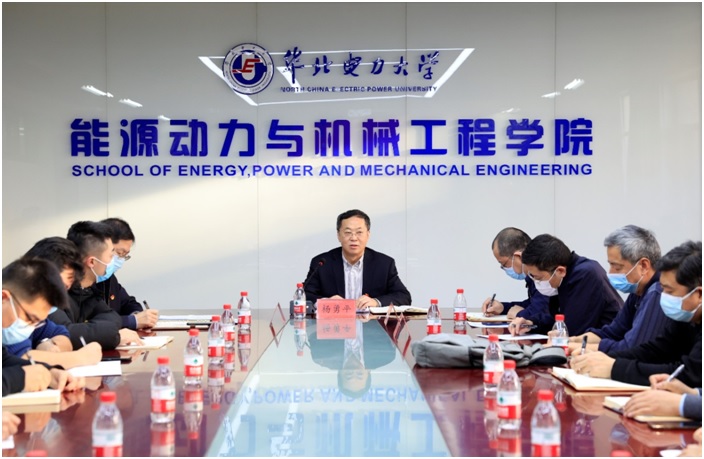 校长参加党支部主题党日活动.jpg
