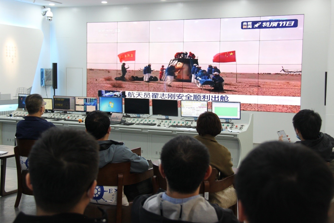 0419-2.jpg 0419-2.jpg