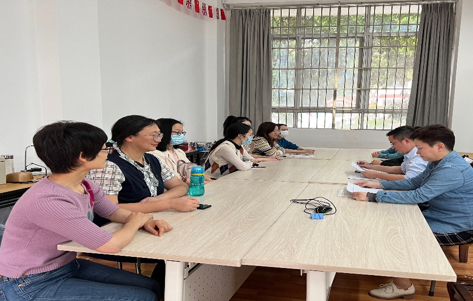 图2：财务会计教师党支部召开换届选举大会.png