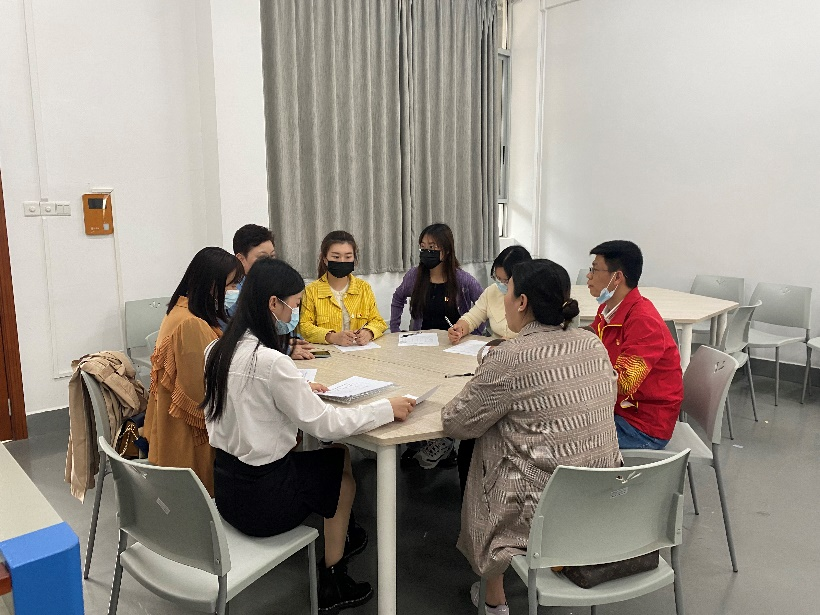图3：学生党支部召开换届选举大会.png