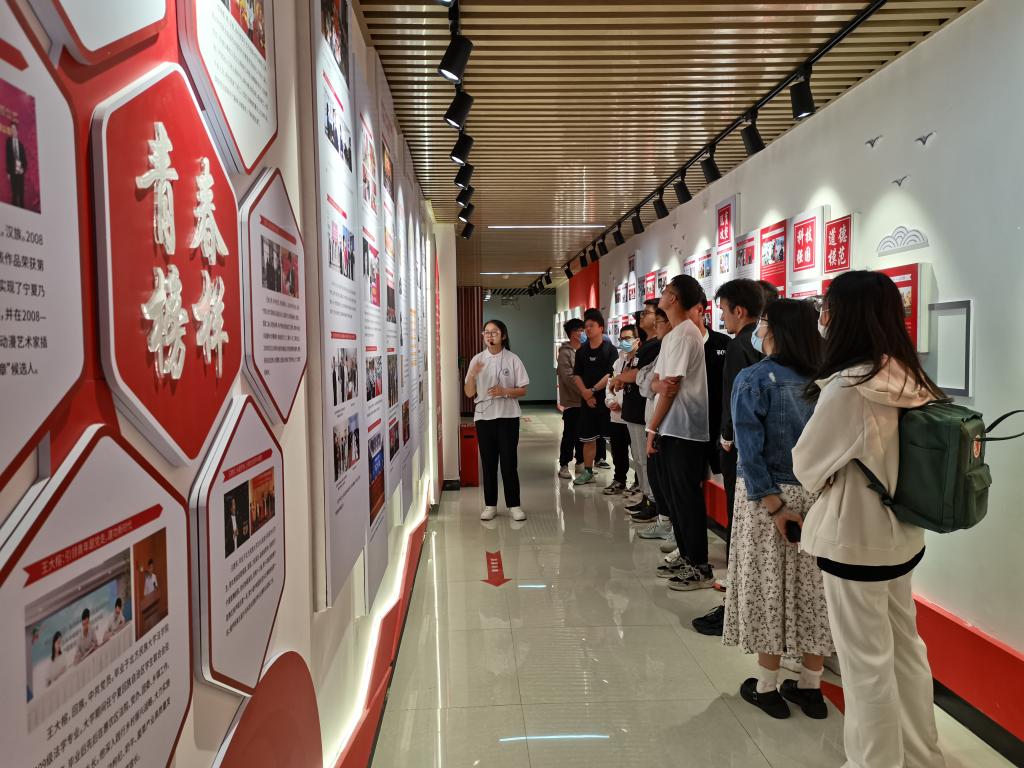 北方民族大学举办百年共青团奋进新征程主题团史展