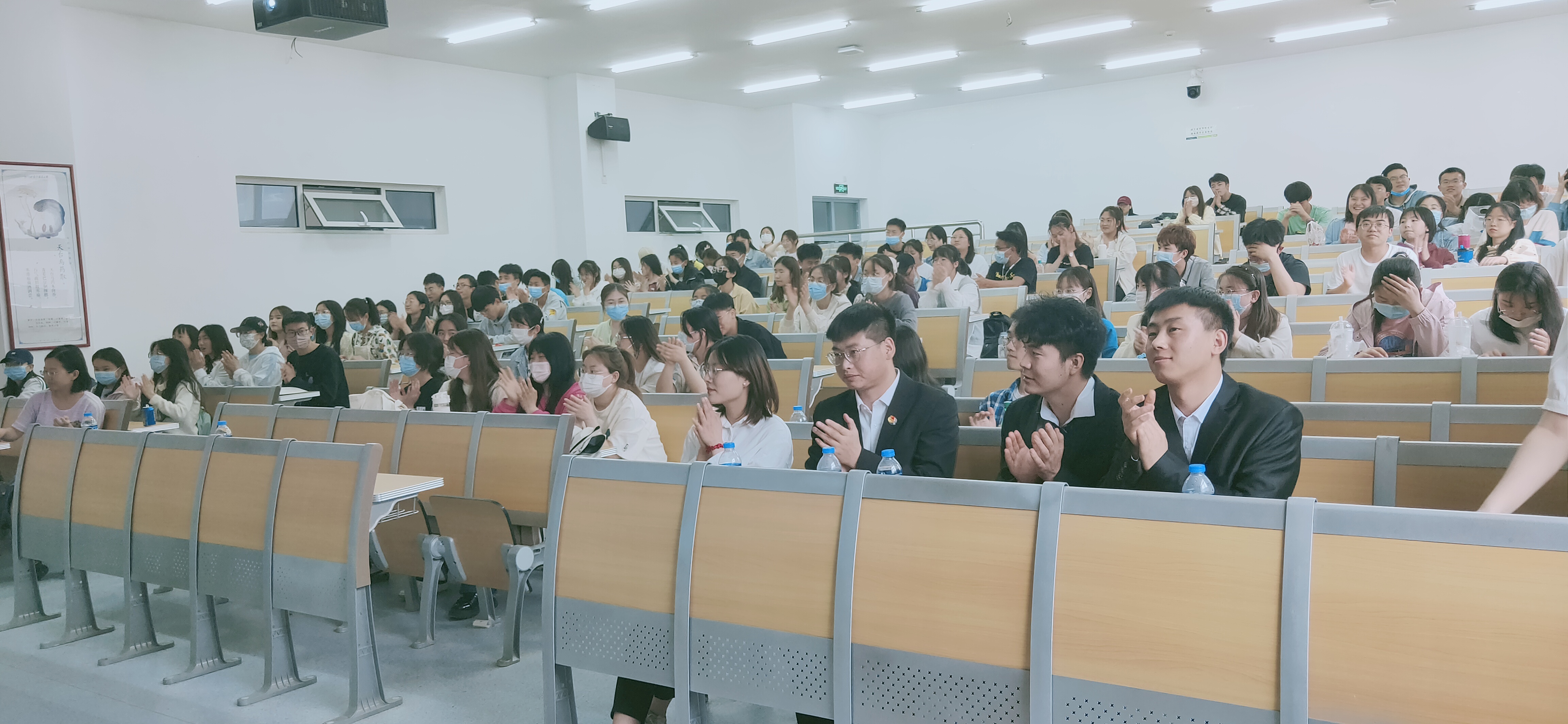 学生-1.jpg