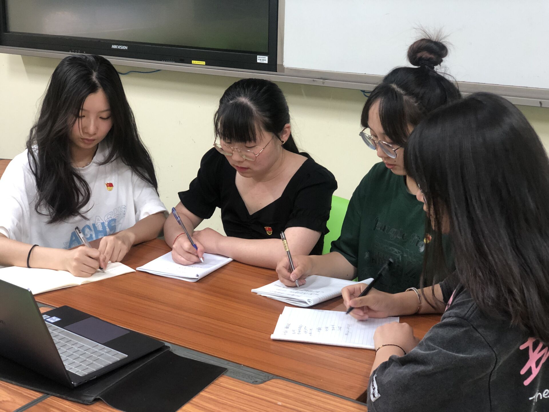 F4F27B29F88BB231F331ADB243AA8BBC.png F4F27B29F88BB231F331ADB243AA8BBC.png