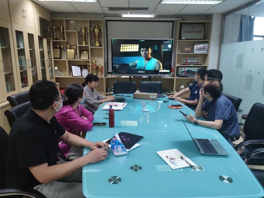 线上线下共同观看宣传片《共青春》.jpg