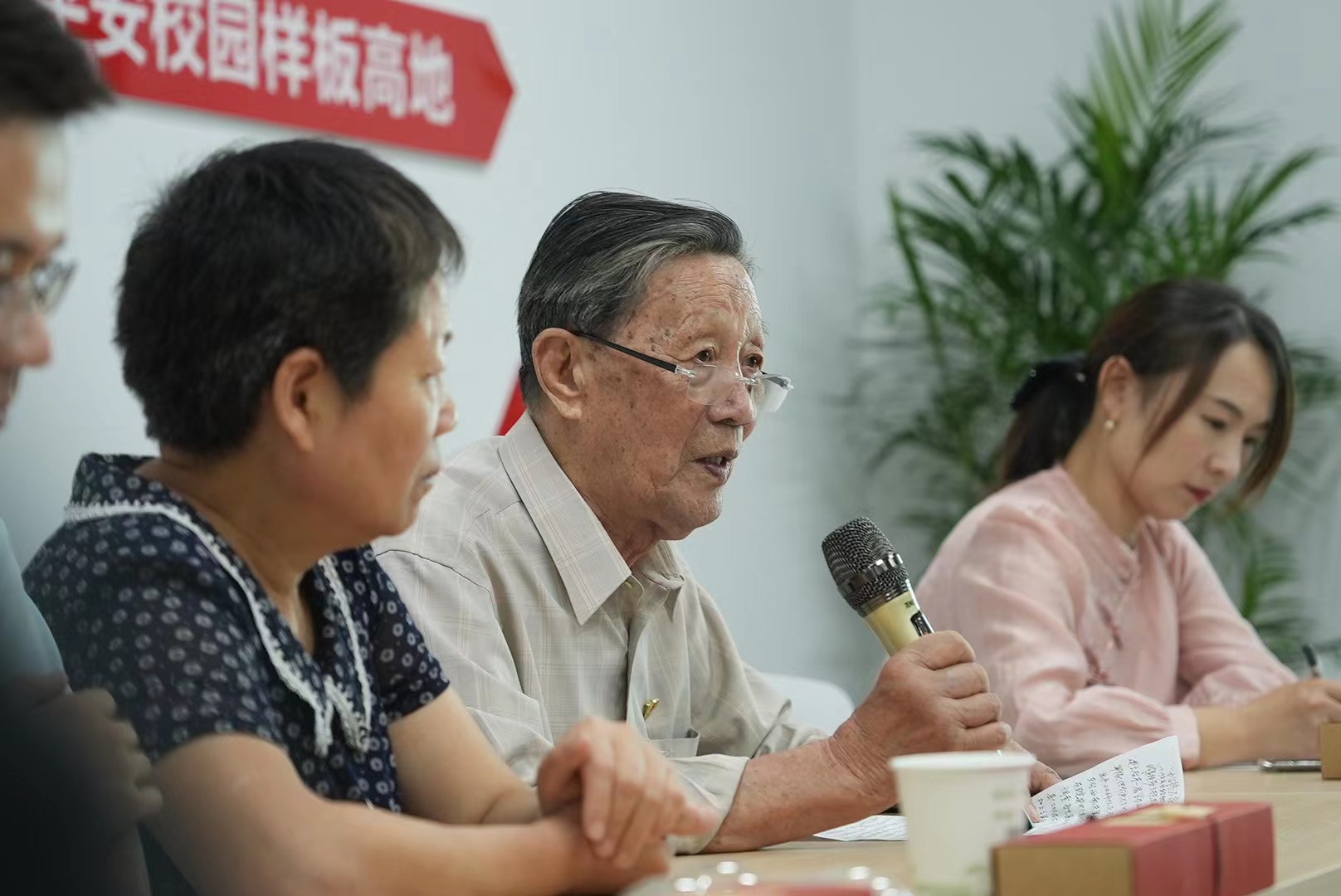 社区二.jpg 社区二.jpg