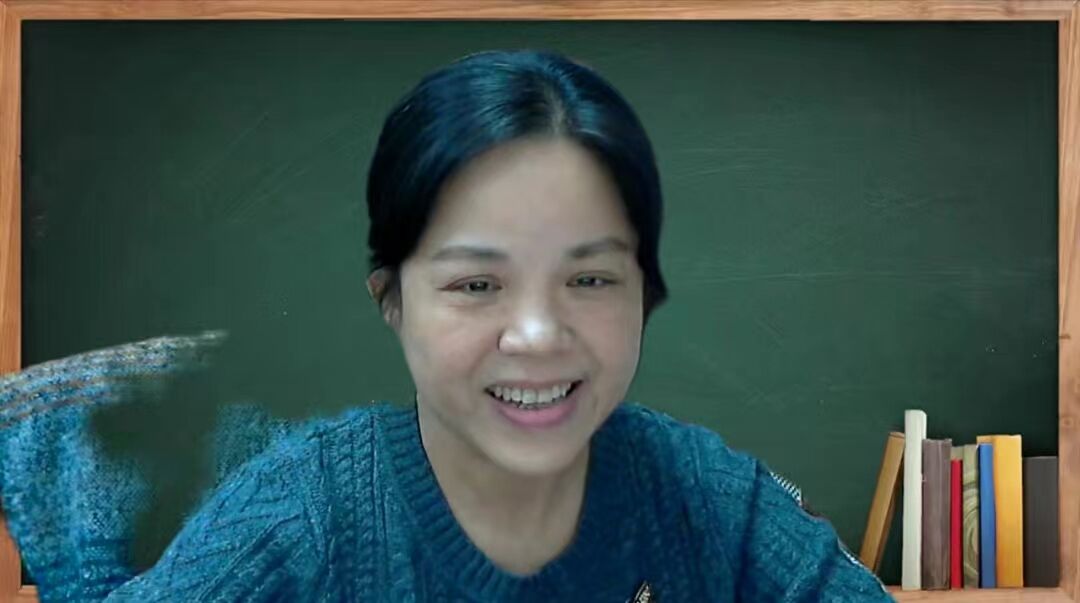 刘淳老师讲话.jpg