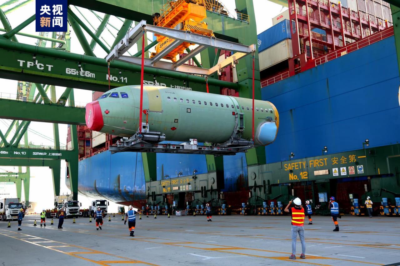 图2 空客天津总装线.jpg 图2 空客天津总装线.jpg