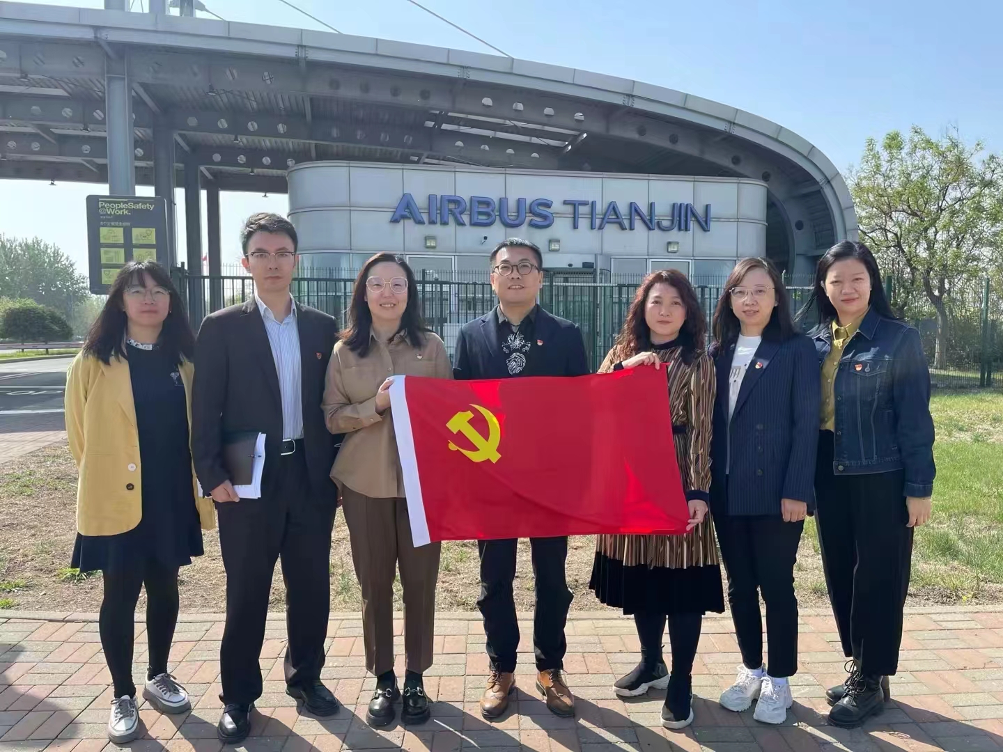 图3 支部共建合影.jpg 图3 支部共建合影.jpg