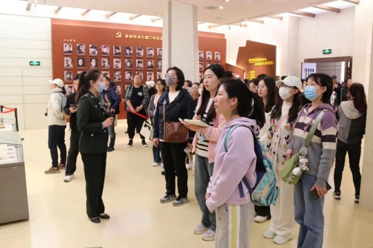 马克思主义学院学生第二党支部开展“弘扬西柏坡精神 争做时代有为青年”主题党日活动3.jpg