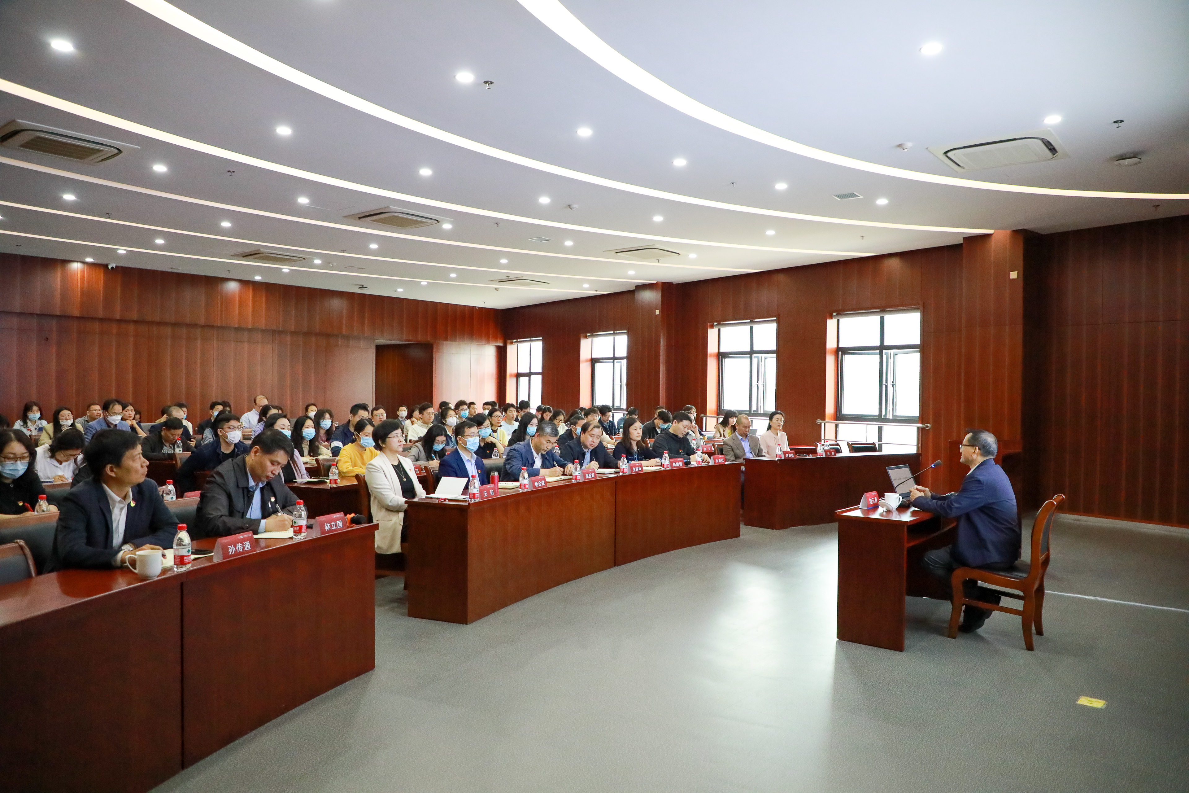 刘校长主题教育党课2 会场全景图.jpg 刘校长主题教育党课2 会场全景图.jpg