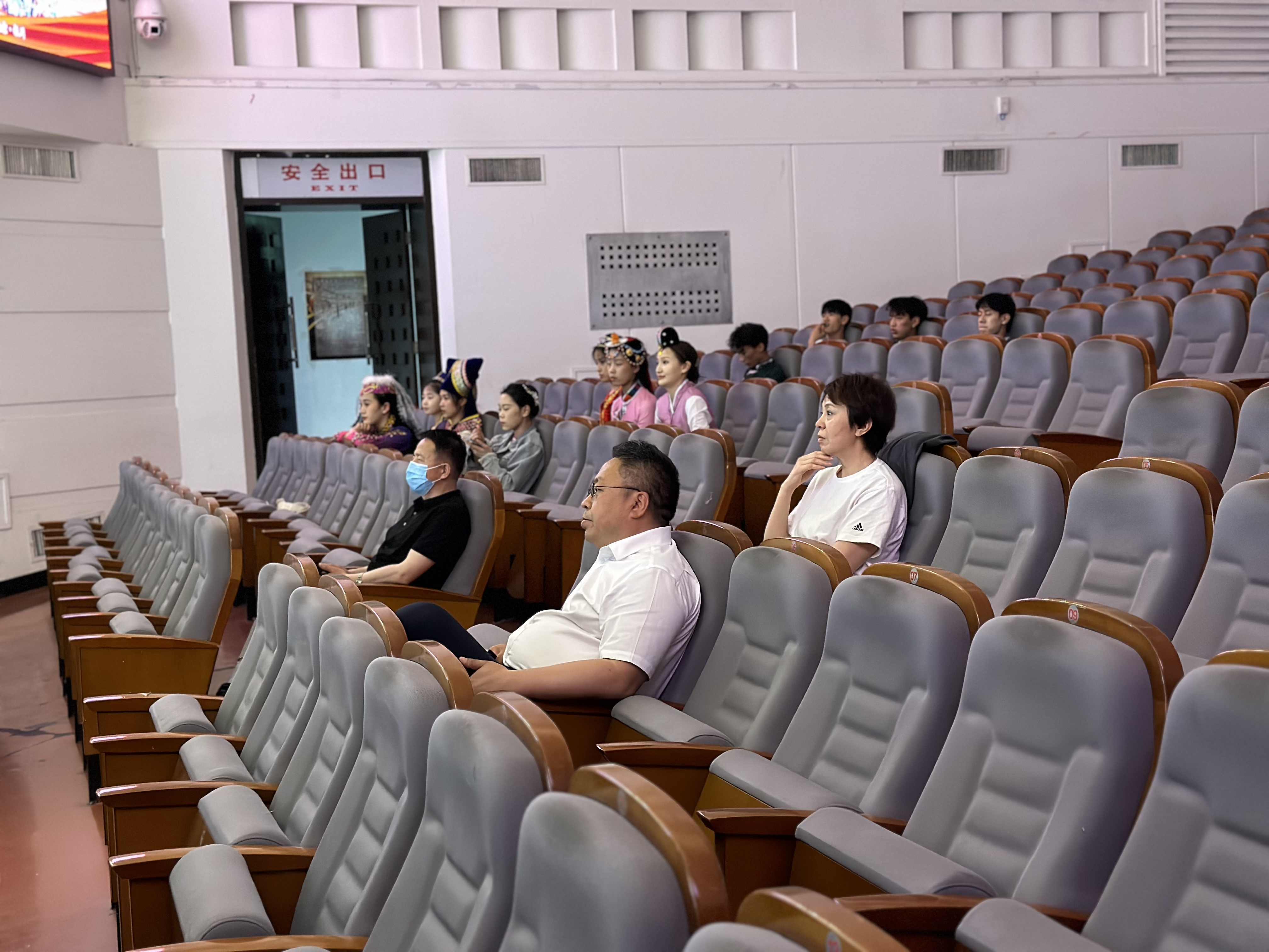 图片2.jpg 图片2.jpg