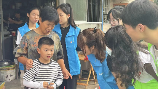 推普工作得门道 队员村民鱼水情
