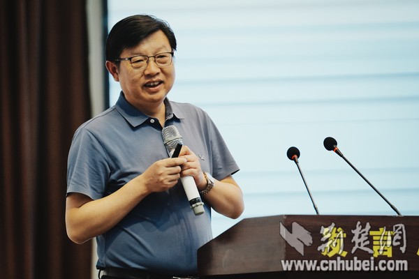 三峡大学马克思主义学院院长胡孝红.jpeg