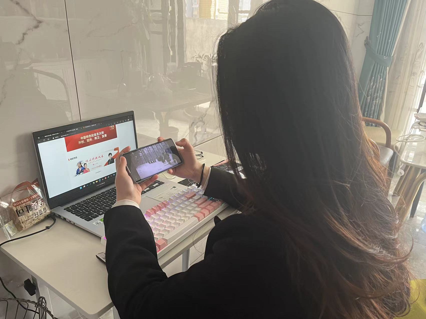 沈佳欣-图片.jpg 沈佳欣-图片.jpg