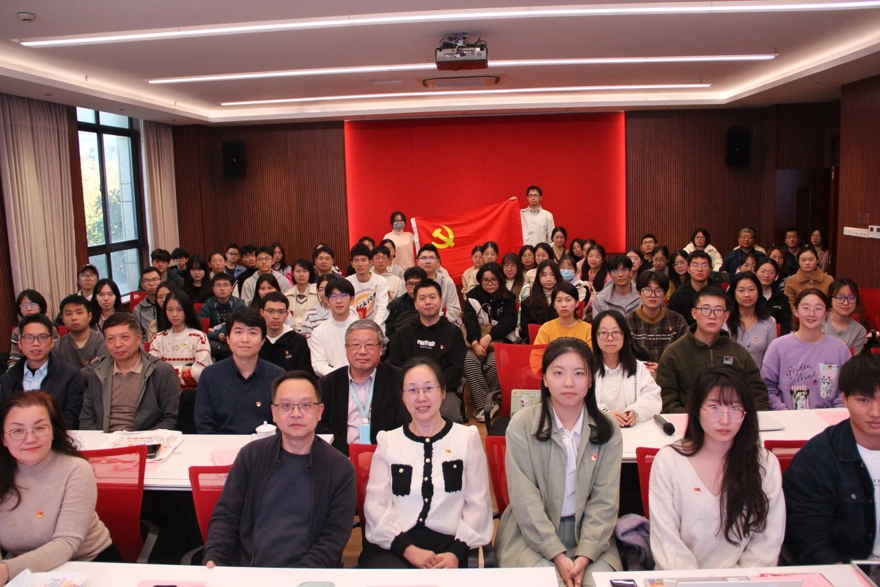 联合党日师生集体合影.jpg
