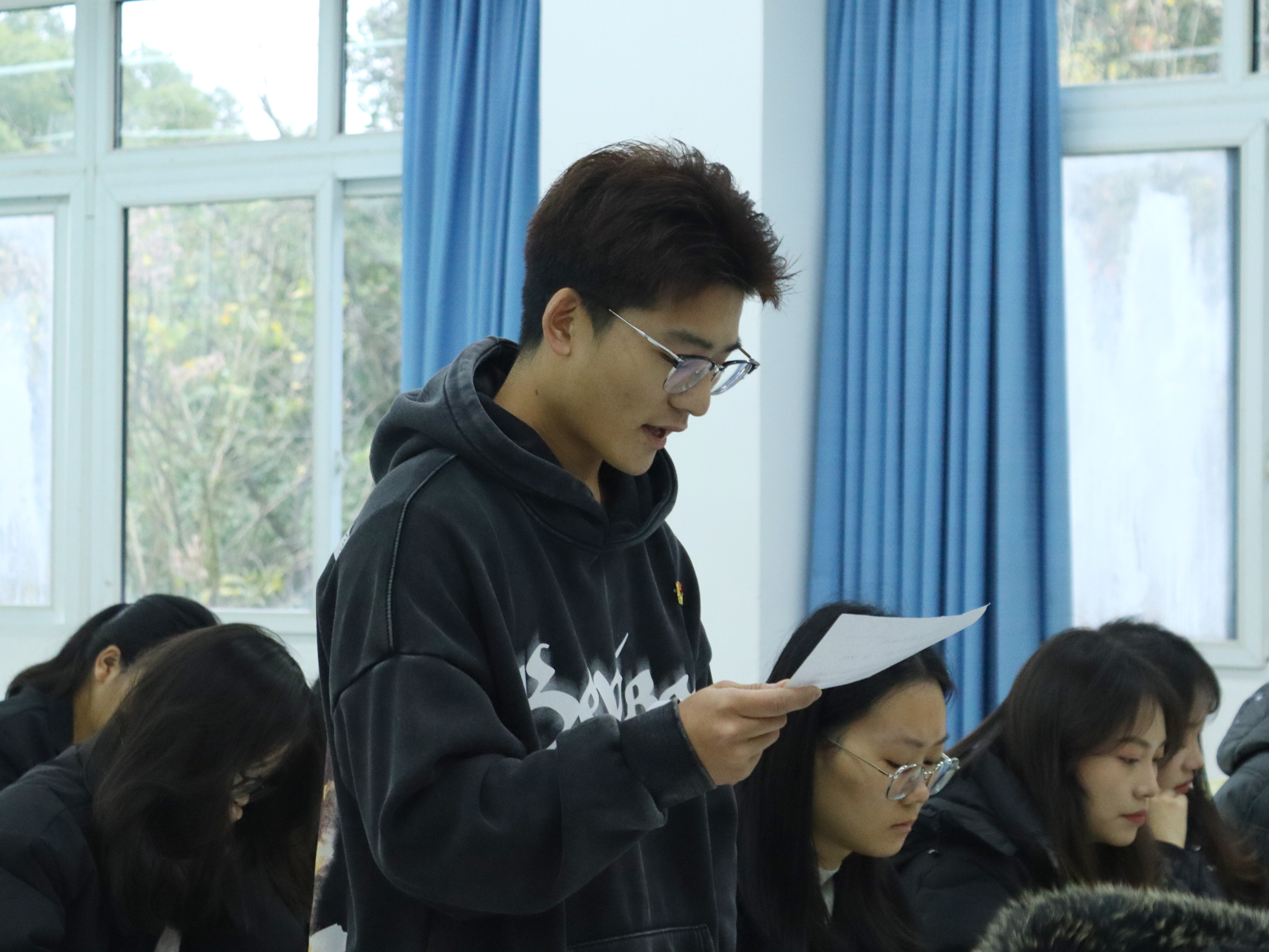 介绍人4.jpeg