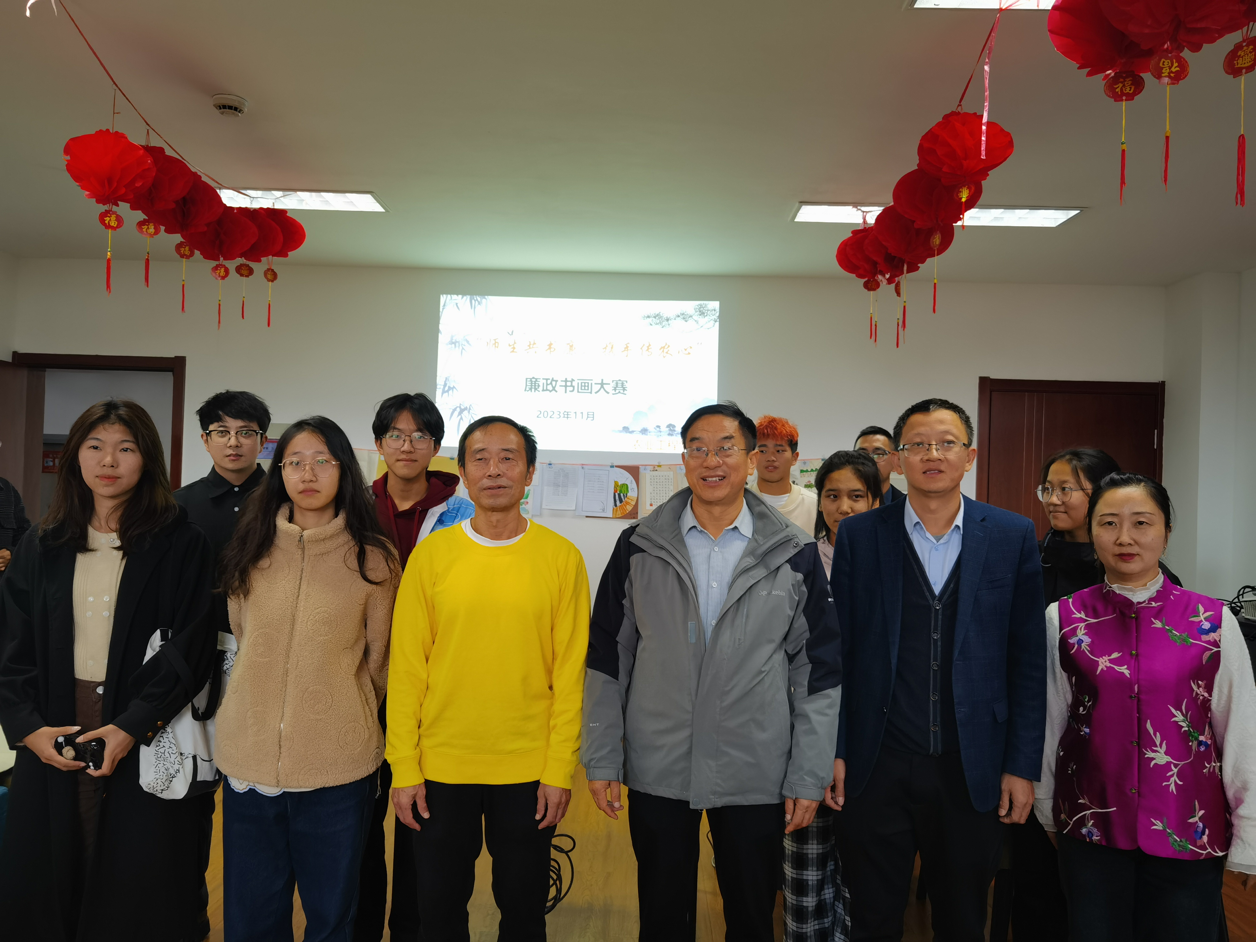 1.开场合影.jpg