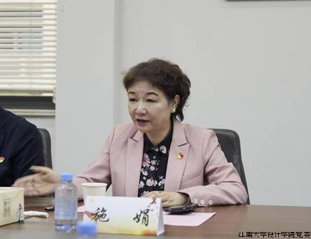 无锡山水城管委会副主任、无锡国家数字电影产业园党委书记施娟致辞.png