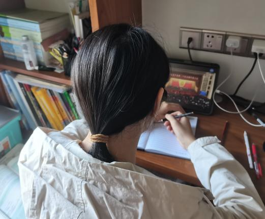 巢韵玲.png